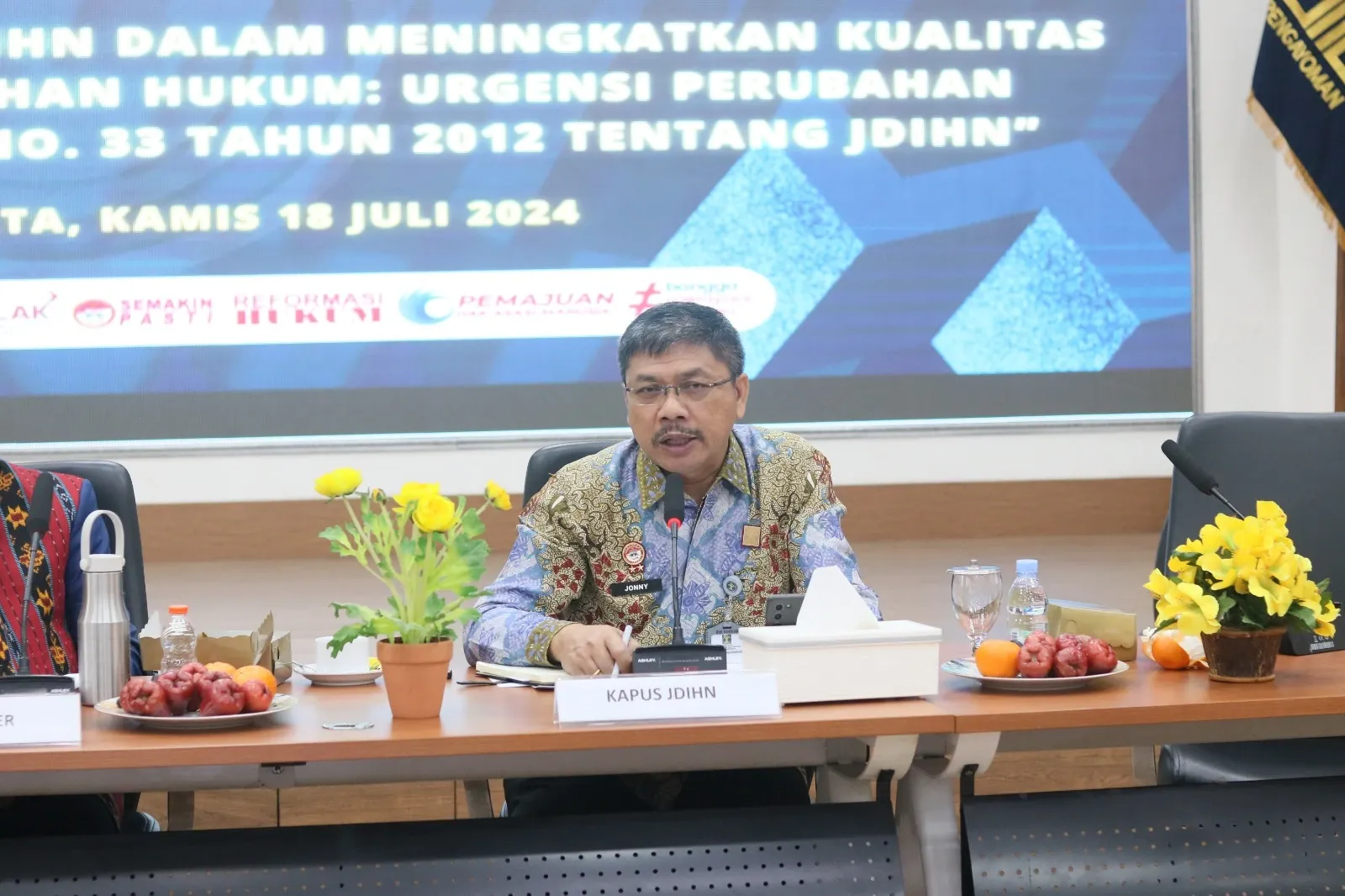 FORUM DISKUSI PUSTAKAWAN BAHAS URGENSI PERUBAHAN PERATURAN PRESIDEN NOMOR 33 TAHUN 2012
